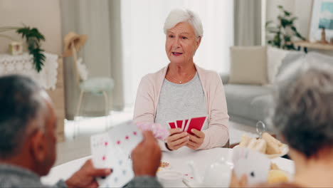 Poker,-Ruhestand-Und-ältere-Freunde-Bei-Einem-Tee