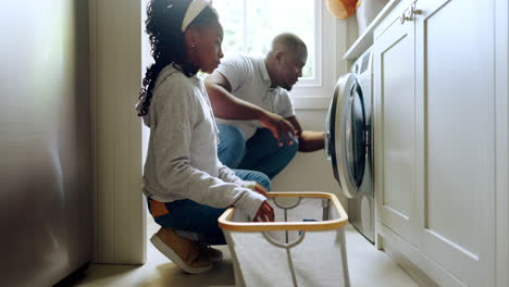 Wäscherei,-Waschmaschine-Und-Ein-Vater-Im-Haus
