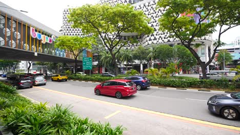 Singapur-Bugis-Street-2-De-Junio-De-2022-Vista-De-La-Calle-De-Los-Edificios-Del-Centro-Comercial-Bugis