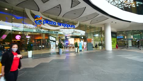 Singapur-12.-Juni-2022-Vor-Dem-Einkaufszentrum-Plaza-Singapore