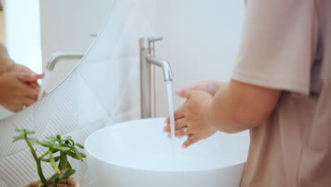 Closeup,-woman-or-washing-hands-with-soap