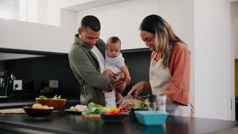 Baby,-love-and-a-family-cooking-in-the-kitchen