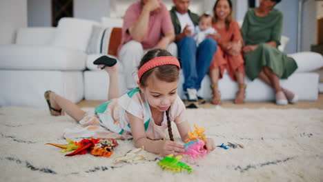Kind,-Mädchen-Und-Spielen-Mit-Spielzeug-Im-Wohnzimmer