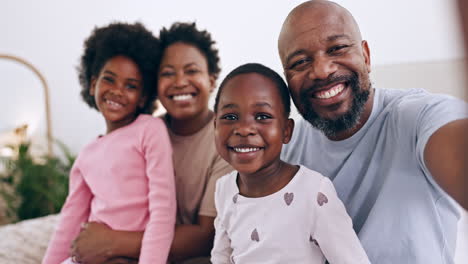 Happy,-selfie-and-black-family-bonding-in-bed