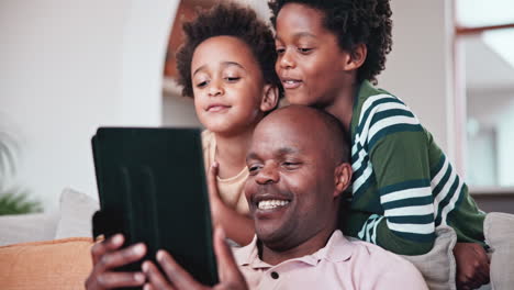 Schwarze-Familie,-Tablet-Für-Videoanruf