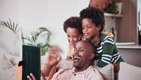 Black-family,-tablet-for-video-call