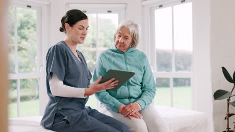 Woman,-doctor-and-tablet-with-senior-patient
