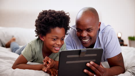 Father,-happy-black-child-and-tablet-in-bedroom