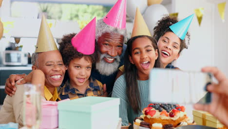 Happy-black-family,-birthday