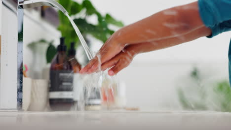 Wasser,-Händewaschen-Und-Hygiene-Im-Badezimmer