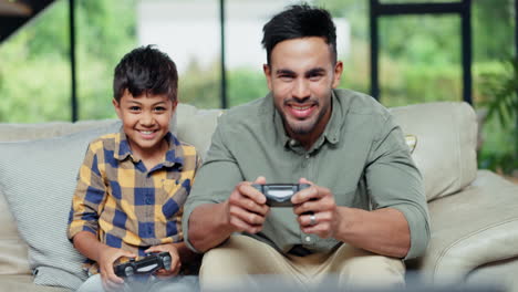 Father,-kid-and-play-video-game