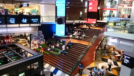 Singapur,-Marina-Bay-12.-Juni-2022-Das-Shoppes-Marina-Bay-Sand-Einkaufszentrum
