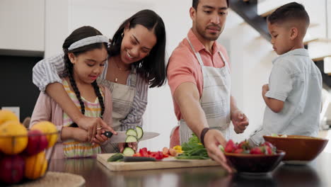 Aprendizaje,-Niños-Y-Padres-Cocinando-En-La-Cocina
