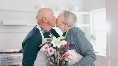 Liebe,-Überraschung-Und-älteres-Paar-Mit-Blume