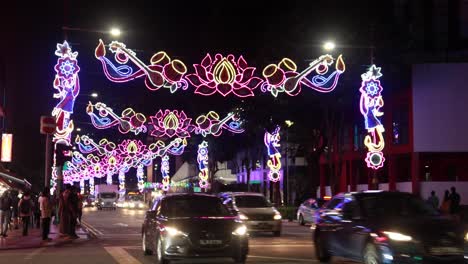 Singapur-Little-India-22.-Juni-2022-Straßenbeleuchtung-Und-Verkehr-In-Little-India,