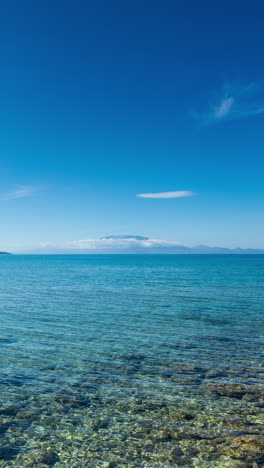 Hermosa-Playa-Y-Costa-En-Grecia-En-Vertical