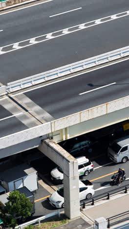 Puente-De-Carretera-En-Tokio,-Japón-En-Formato-Vertical.