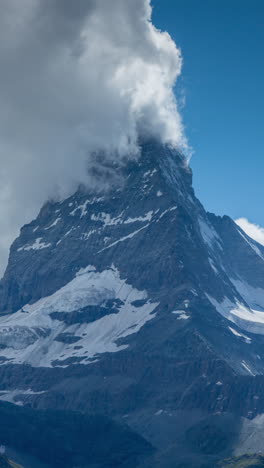 Matterhorn,-Schweizer-Alpen-In-Vertikaler