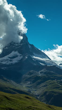 Matterhorn,-Schweizer-Alpen-In-Vertikaler