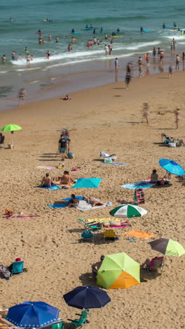 crowded-beach,-in-galicia,-spain-in-the-summer-in-vertical