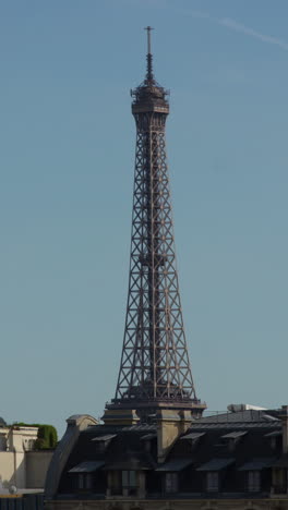 Torre-Eiffel-En-Formato-Vertical
