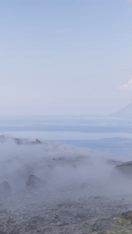 Vulkaninsel-Vor-Der-Küste-Siziliens-In-Vertikaler
