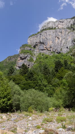 Naturpark-Monte-Pedido-In-Aragon,-Spanien-In-Vertikaler