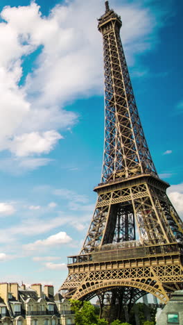 Eiffelturm-Im-Hochformat