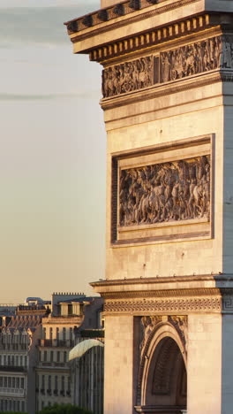 Triumphbogen,-Paris-Im-Hochformat