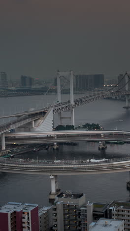 Tokio-Japan-Stadt-Regenbogenbrücke-Skyline-Hafen