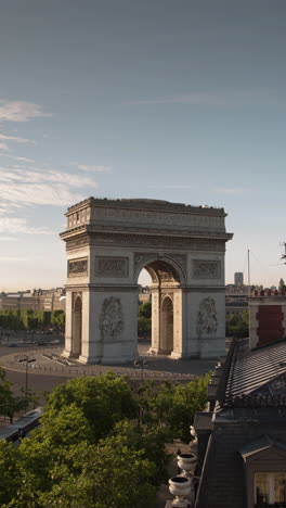 Arco-Triunfal,-París-En-Formato-Vertical.