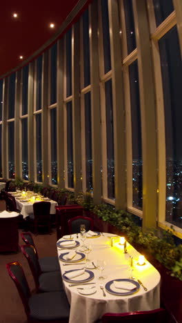 rotating-restaurant-in-mexico-city-in-vertical
