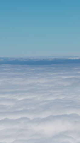 Wolkenmeer-Zeitraffer-In-El-Teide-Teneriffa-Vertikal