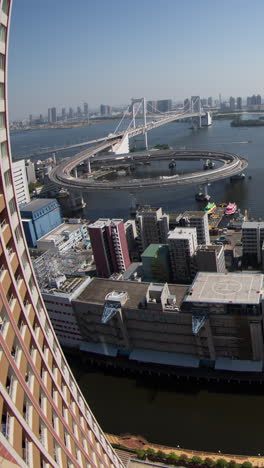 Tokio-Japón-Ciudad-Arcoiris-Puente-Horizonte-Puerto-Vertical