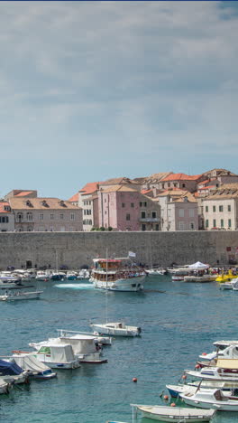 Dubrovnik-An-Der-Adriaküste,-Kroatien-In-Vertikaler