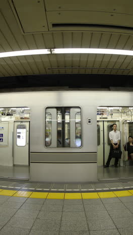 Tokio-Metro-System-In-Vertikaler