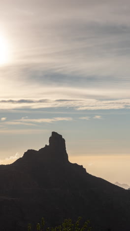 Roque-Nublo-En-Gran-Canaria-En-Formato-Vertical