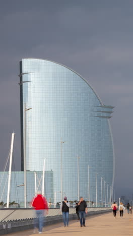 Vista-Del-Hotel-En-Barcelona-En-Vertical