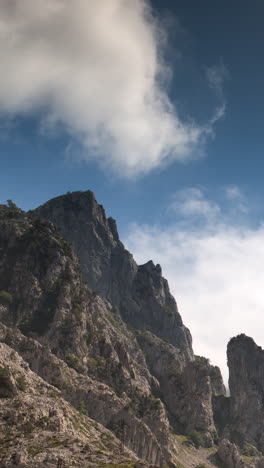 Nationalpark-Picos-De-Europa,-Spanien-In-Vertikaler