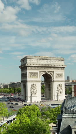 Triumphbogen,-Paris-Im-Hochformat