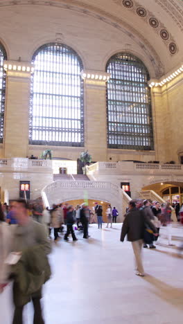 new-york-city-grand-central-station-in-vertical