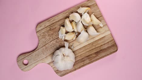 Close-up-pf-garlic-on-white-background,,