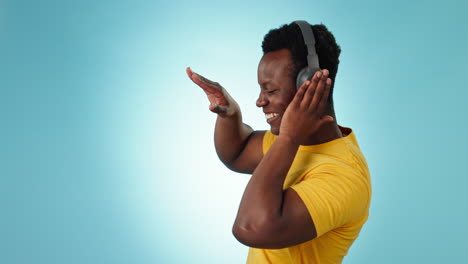 Happy-black-man,-headphones