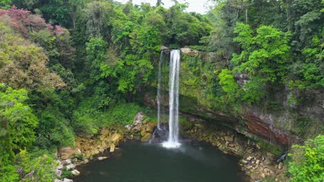 Die-Cascada-De-Misol-há,-Luftaufnahme-Eines-Wunderschönen-Wasserfalls-In-Mexiko