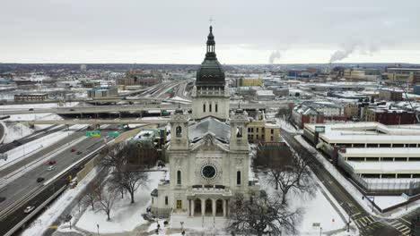 Basilica-of-Saint-Mary-in-Minneapolis-on-Cold-Winter-Day
