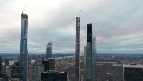 Pan-Of-NYC-Billionaire's-Row-Skyscrapers-Under-Construction