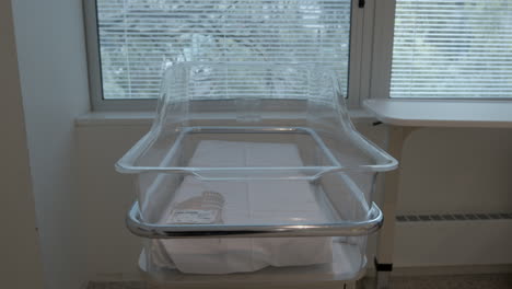 Hospital-Baby-Capsule-Bedding-In-Maternity-Ward-Room