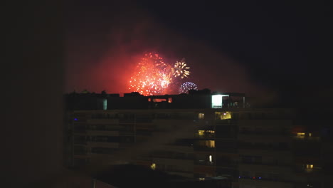 Feuerwerk-Vom-1.-August-In-Genf,-Gesehen-Von-Einem-Privaten-Balkon