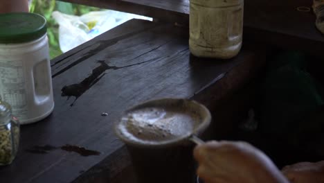 Thailändischen-Kaffee-Zubereiten