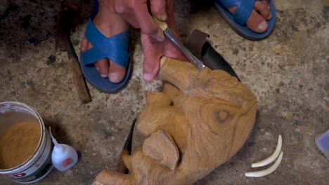 Thailand-Craftsmanship-working